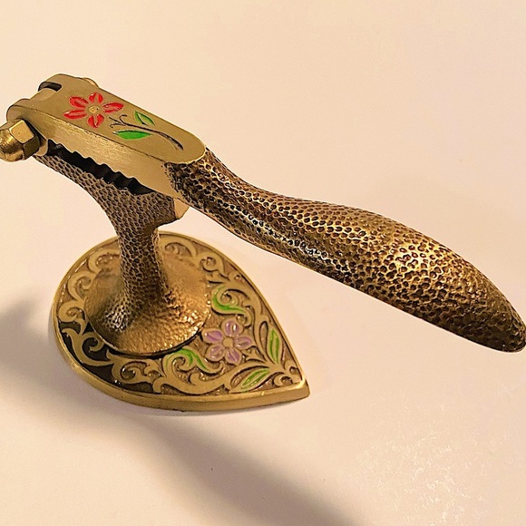 Tamar Brass Vintage Shell Nutcracker Made in Israel of Brass. - Picture 1 of 4